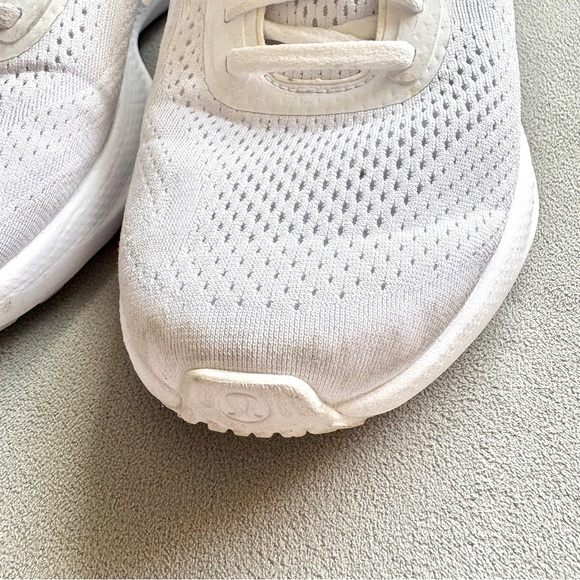 Lululemon Men’s Beyondfeel Running Shoe - Picture 7 of 12